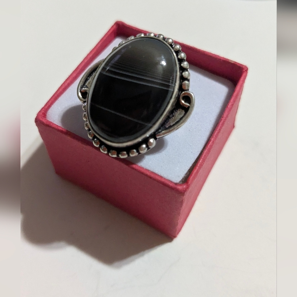 Handcrafted Banded Botswana Oval Ring (8) - Picture 2 of 15